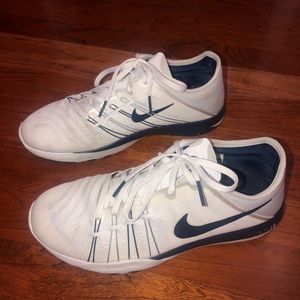 Nike Frees TR6 Size 7.5 used- great condition!!!!